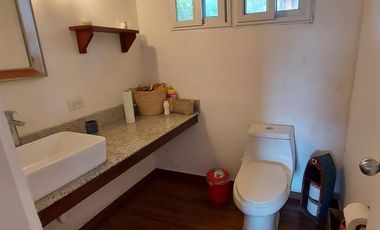 Se vende casa frente al mar, Colón, Viento Frío