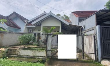 Rumah Hadap Selatan LB 200 SHM 15 menit ke The Park Sawangan J-45562