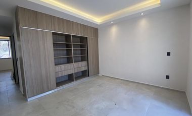 A un paso de plaza Cuernavaca