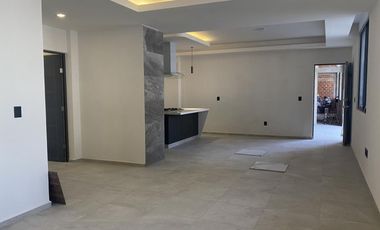 A un paso de plaza Cuernavaca