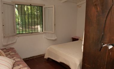 Excelente Casa 5 ambientes sobre tres terrenos/ Barrio El Sosiego