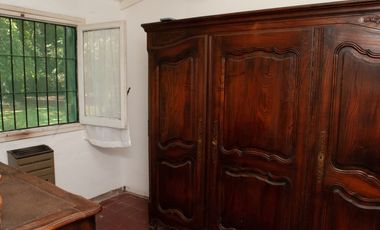 Excelente Casa 5 ambientes sobre tres terrenos/ Barrio El Sosiego