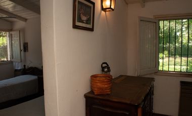 Excelente Casa 5 ambientes sobre tres terrenos/ Barrio El Sosiego