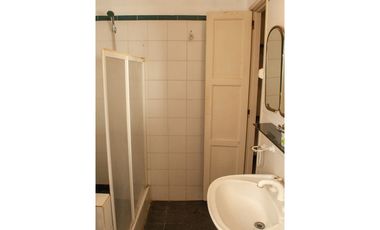 Excelente Casa 5 ambientes sobre tres terrenos/ Barrio El Sosiego
