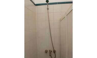 Excelente Casa 5 ambientes sobre tres terrenos/ Barrio El Sosiego