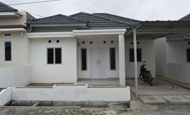 di jual rumah cantik cluster siap huni lokasi belakang jumbo mart jl delima pekanbaru