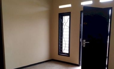 Rumah Bisa Untuk Usaha di Ciawitali Citeurep Cimahi harga : 450.000.000