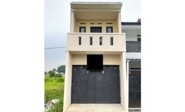 Rumah Bisa Untuk Usaha di Ciawitali Citeurep Cimahi harga : 450.000.000