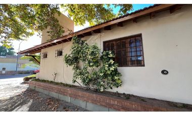 VENDE CASA EN BOMBAL SUR GODOY CRUZ ( barrio Arizu )