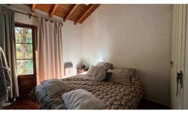 VENDE CASA EN BOMBAL SUR GODOY CRUZ ( barrio Arizu )