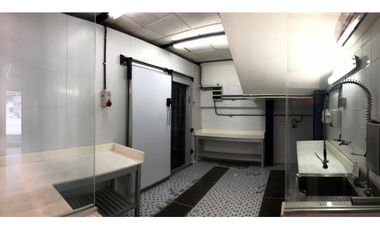 VENDO / ALQUILO GALERA  DE 240 MTS2 EN TOCUMEN WAREHOUSE PARK