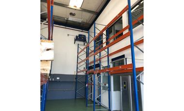 VENDO / ALQUILO GALERA  DE 240 MTS2 EN TOCUMEN WAREHOUSE PARK