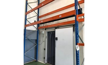 VENDO / ALQUILO GALERA  DE 240 MTS2 EN TOCUMEN WAREHOUSE PARK