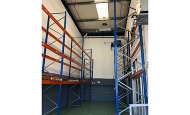 VENDO / ALQUILO GALERA  DE 240 MTS2 EN TOCUMEN WAREHOUSE PARK