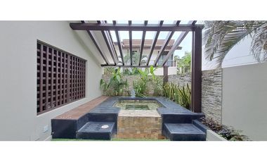 Venta de Casa con Jacuzzi en PH Nativa, Panamá Pacifico
