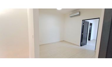 Venta de Casa con Jacuzzi en PH Nativa, Panamá Pacifico