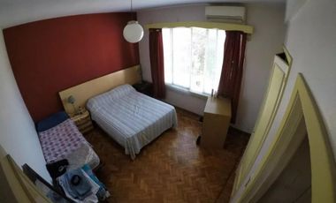 CASA DE 5 AMBIENTES EN VENTA - MORON SUR