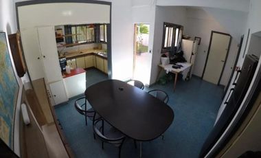 CASA DE 5 AMBIENTES EN VENTA - MORON SUR