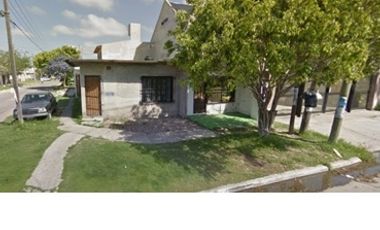 Casa para 2 Familias en venta en Bernal Centro