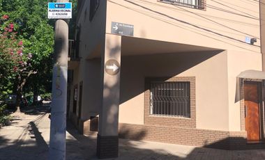Venta casa en PH de dos dormitorios 82,78 m2 . Rosario, Barrio Echesortu
