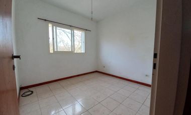 VENTA Dpto. 3 amb. al frente en Barrio Municipal, Longchamps