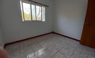 VENTA Dpto. 3 amb. al frente en Barrio Municipal, Longchamps