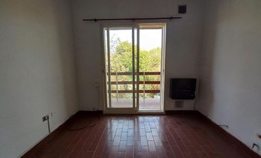 VENTA Dpto. 3 amb. al frente en Barrio Municipal, Longchamps