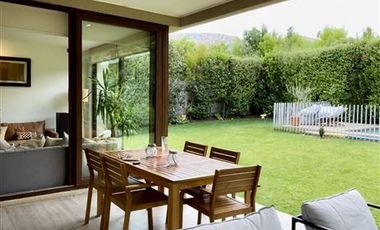 Casa en venta de 3 dorm. en Colina