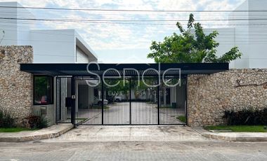 Casa tipo Townhouse en renta en privada Soho en Temozon Merida con 3 recamaras