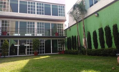 Increíble Casa con Gran Salón de Eventos Muy Amplios Espacios y Gran Iluminación