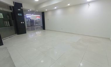 local en arriendo en altos de cabecera. Cod A93040