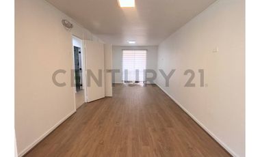 CASA COMERCIAL EN ARRIENDO EN VITACURA