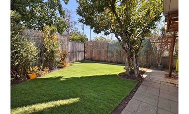 CASA COMERCIAL EN ARRIENDO EN VITACURA