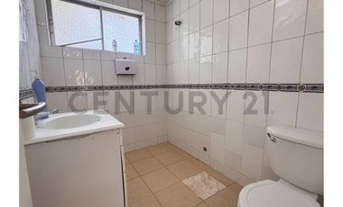 CASA COMERCIAL EN ARRIENDO EN VITACURA