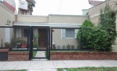 CASA DE 4 AMBIENTES ZONA RESIDENCIAL
