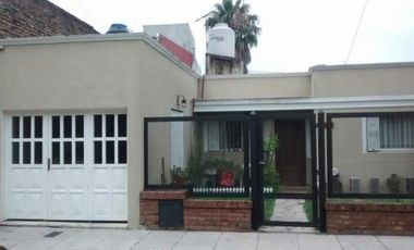 CASA DE 4 AMBIENTES ZONA RESIDENCIAL