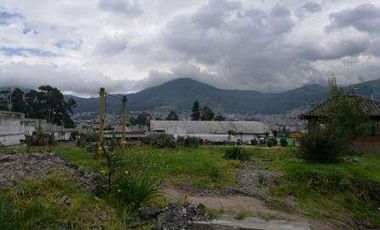 VENDO TERRENO COMERCIAL, SUR DE QUITO, CON BODEGAS Y OFICINAS.