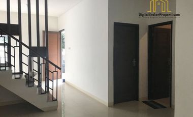 5 Bedroom House for sale