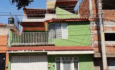 Conservada y amplia casa en venta en Leandro Valle