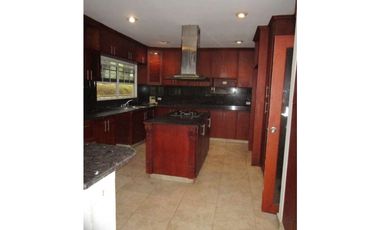 Venta de casa en Las Cumbres GTA