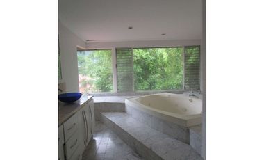 Venta de casa en Las Cumbres GTA