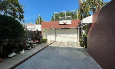 Casa amueblada en renta Calle 36 x Av. Castellot