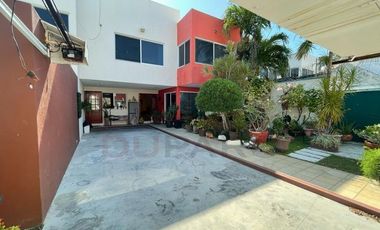 Casa amueblada en renta Calle 36 x Av. Castellot
