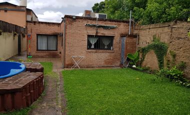 Excelente ph fondo 3 amb con patio y pileta