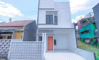 Rumah Hadap Timur 10 Menit ke Stasiun Depok SHM Siap KPR J-38780