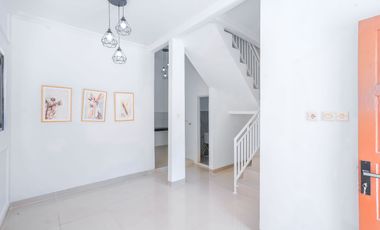 Rumah Hadap Timur 10 Menit ke Stasiun Depok SHM Siap KPR J-38780