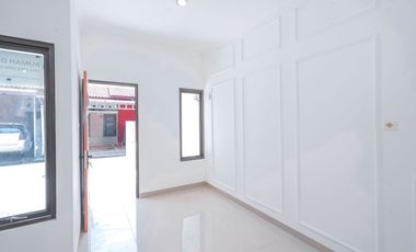 Rumah Hadap Timur 10 Menit ke Stasiun Depok SHM Siap KPR J-38780