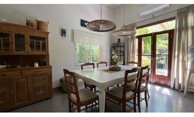 Hermosa casa de estilo playa. Excelente calidad. 2 dormitorios. Pis