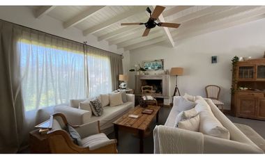 Hermosa casa de estilo playa. Excelente calidad. 2 dormitorios. Pis