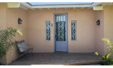 Hermosa casa de estilo playa. Excelente calidad. 2 dormitorios. Pis